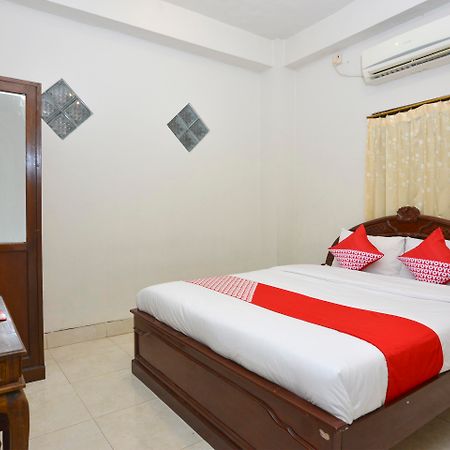 OYO 586 Hotel Wijaya Kalasan Bagian luar foto