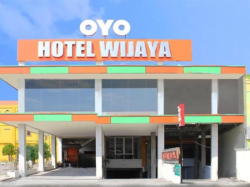 OYO 586 Hotel Wijaya Kalasan Bagian luar foto