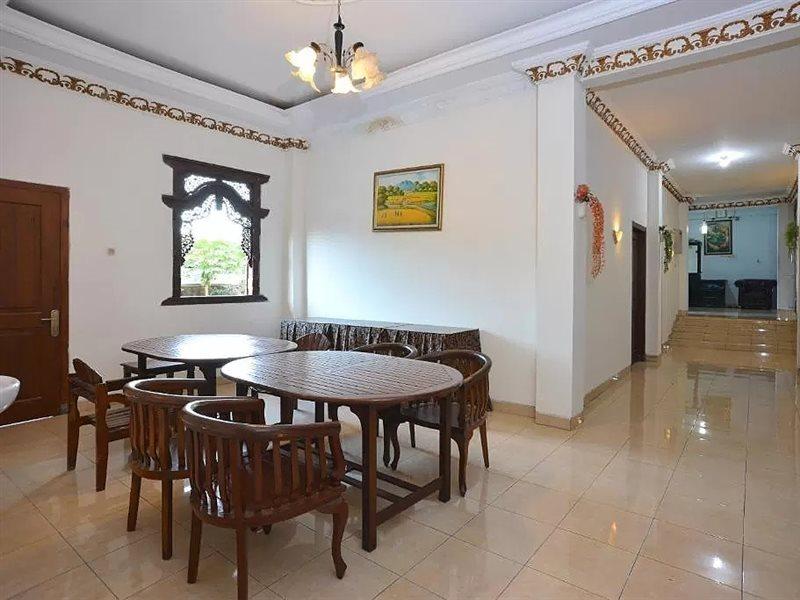 OYO 586 Hotel Wijaya Kalasan Bagian luar foto