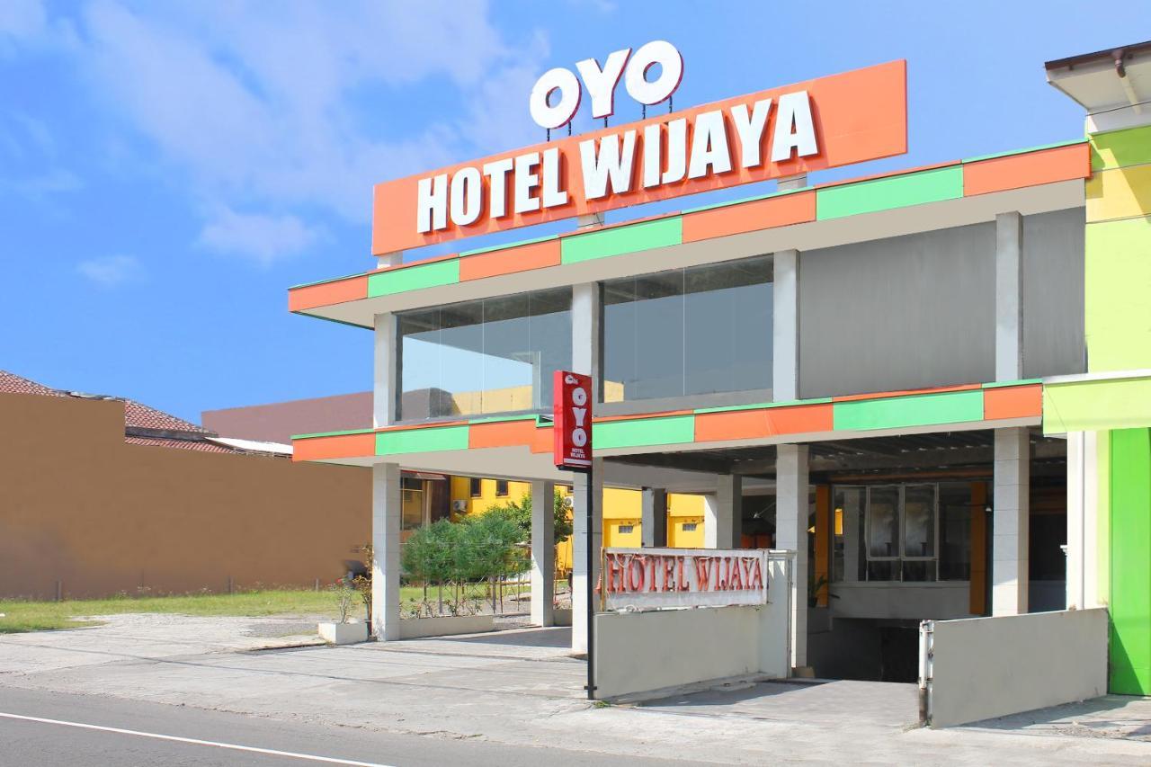 OYO 586 Hotel Wijaya Kalasan Bagian luar foto
