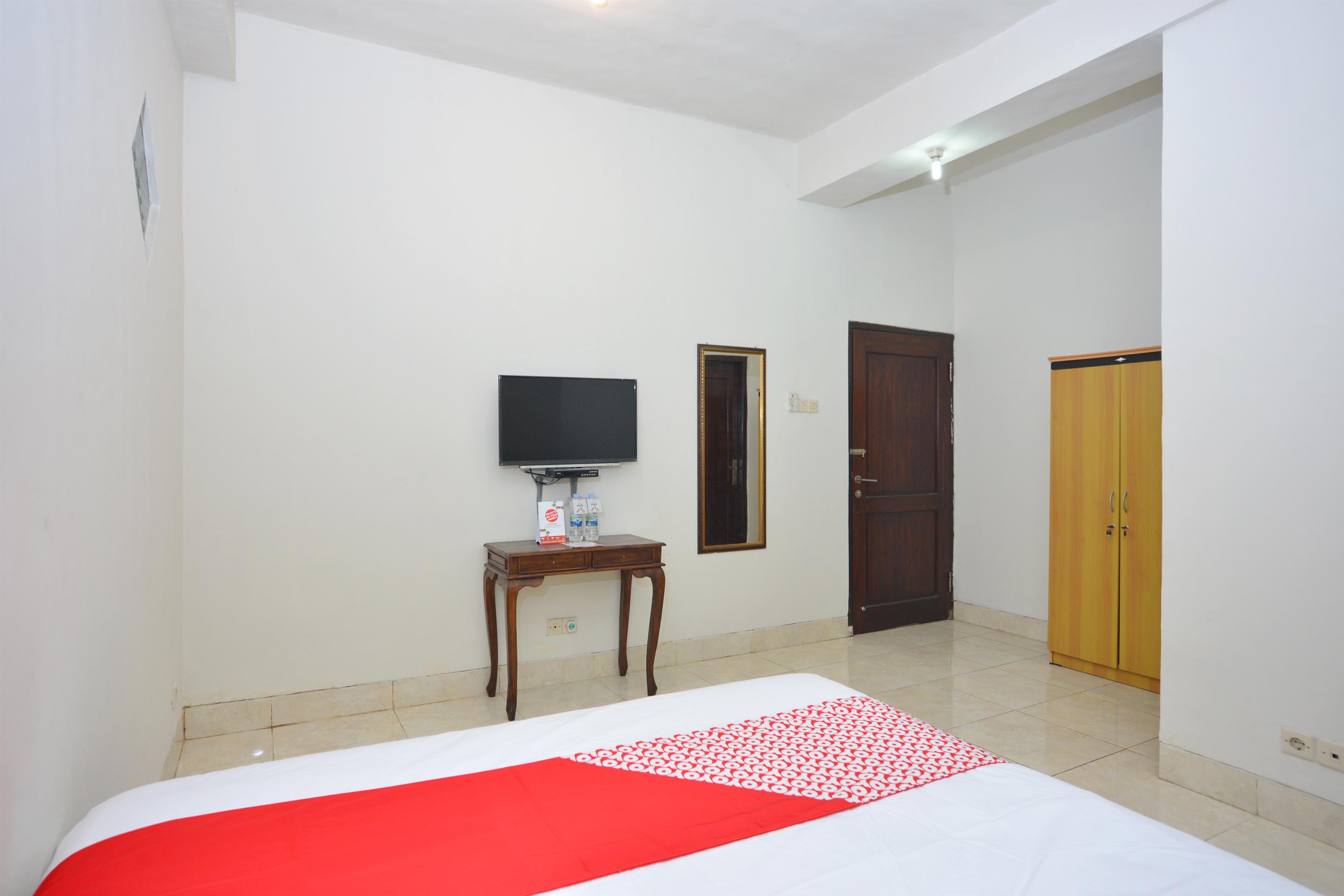 OYO 586 Hotel Wijaya Kalasan Bagian luar foto