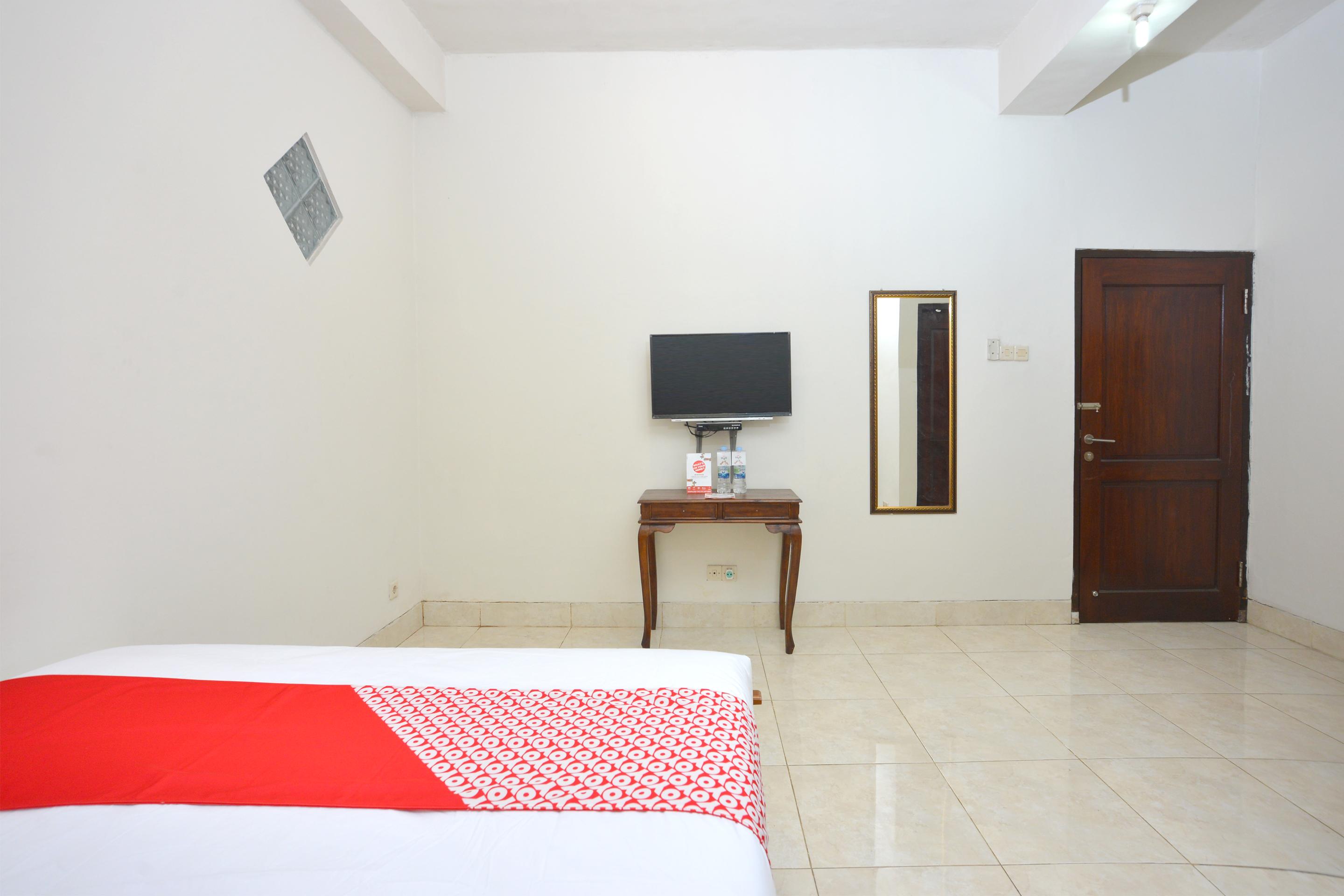 OYO 586 Hotel Wijaya Kalasan Bagian luar foto