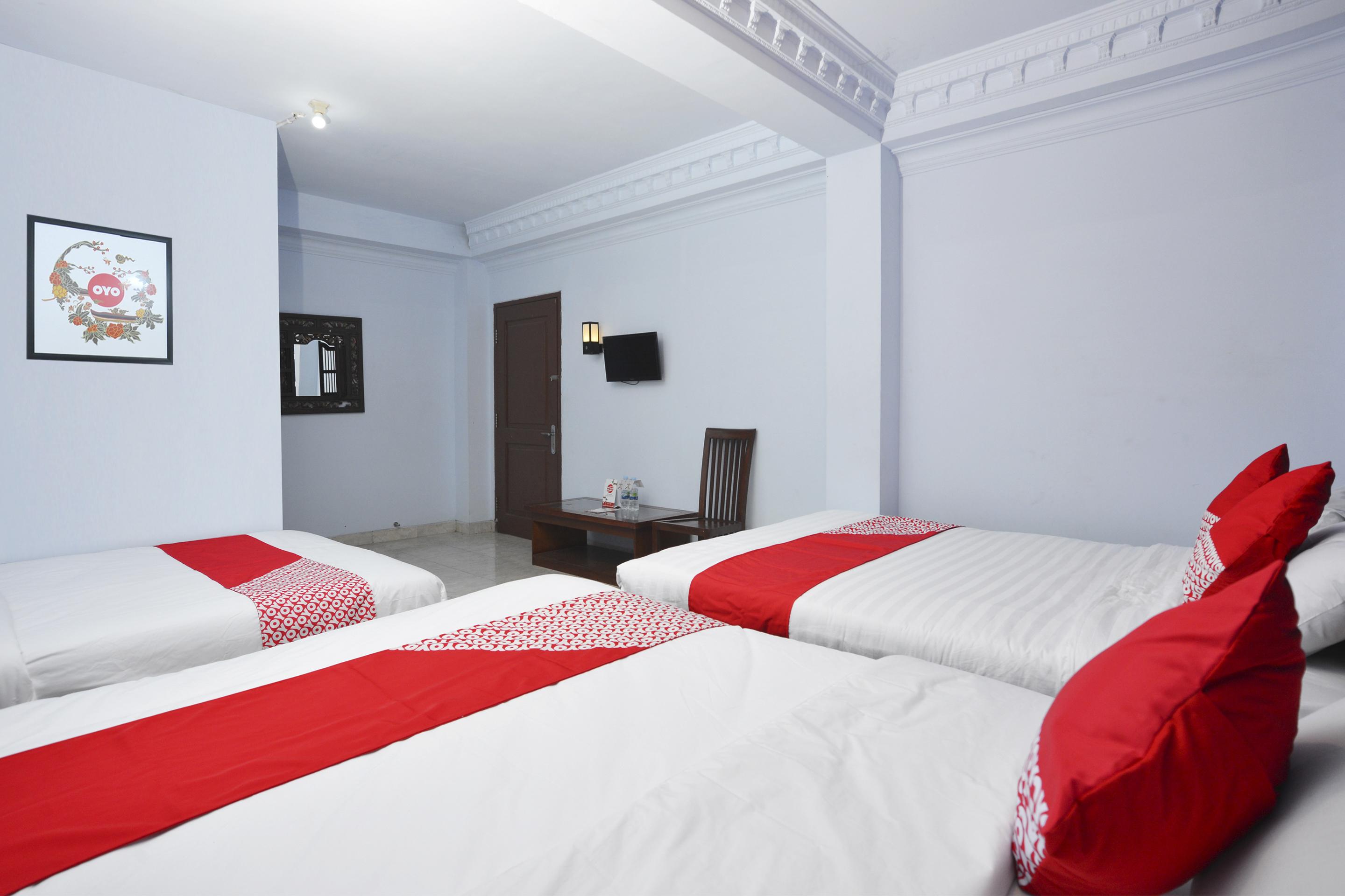 OYO 586 Hotel Wijaya Kalasan Bagian luar foto