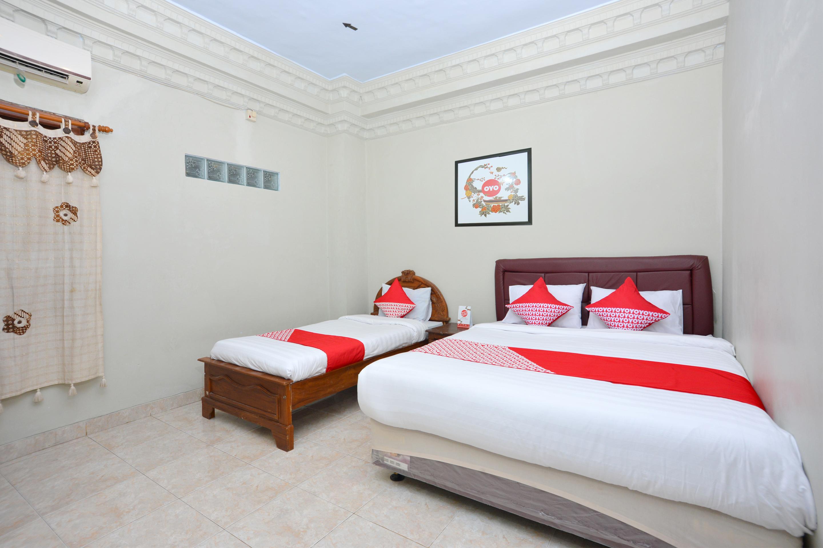 OYO 586 Hotel Wijaya Kalasan Bagian luar foto