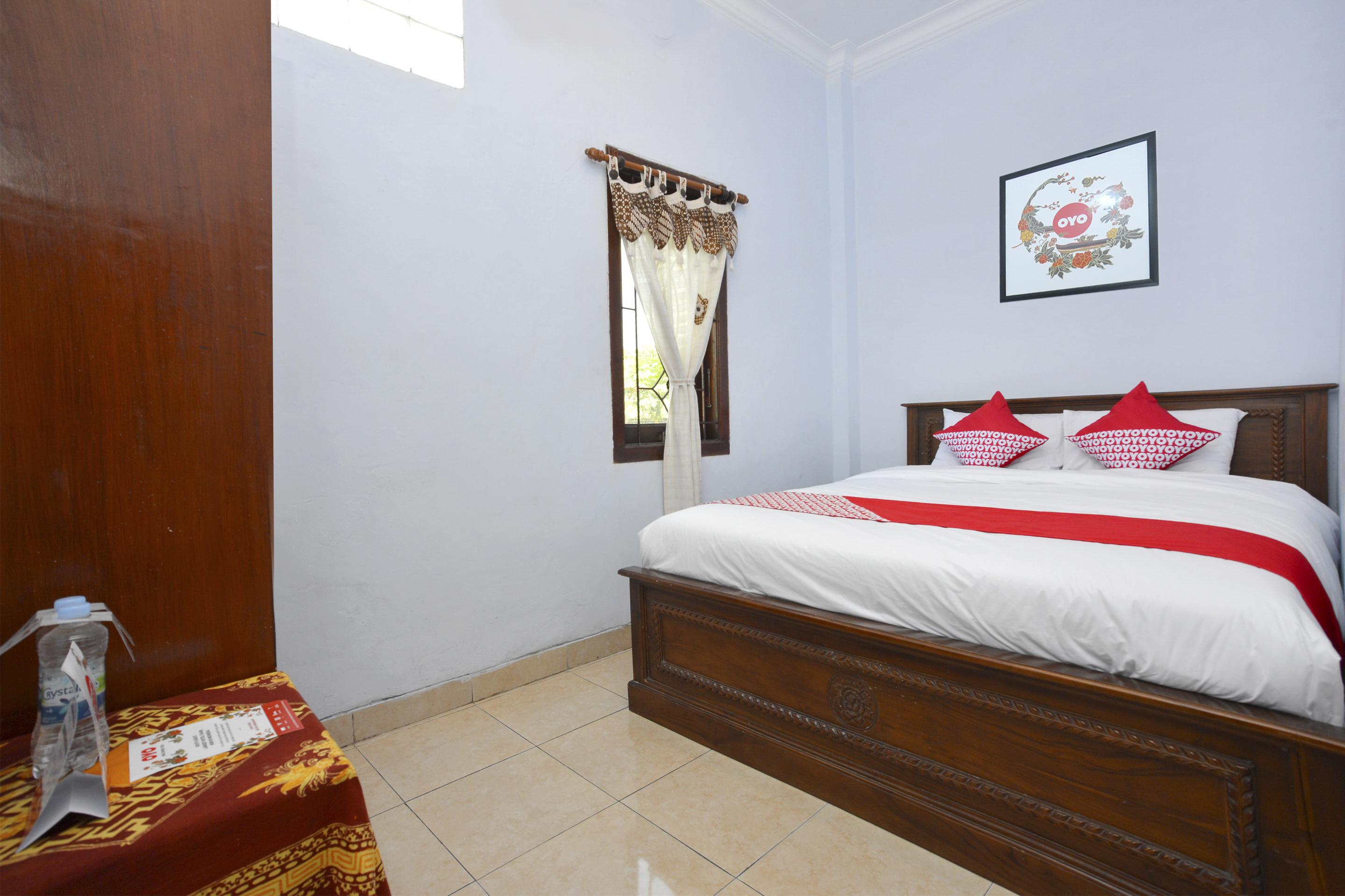 OYO 586 Hotel Wijaya Kalasan Bagian luar foto