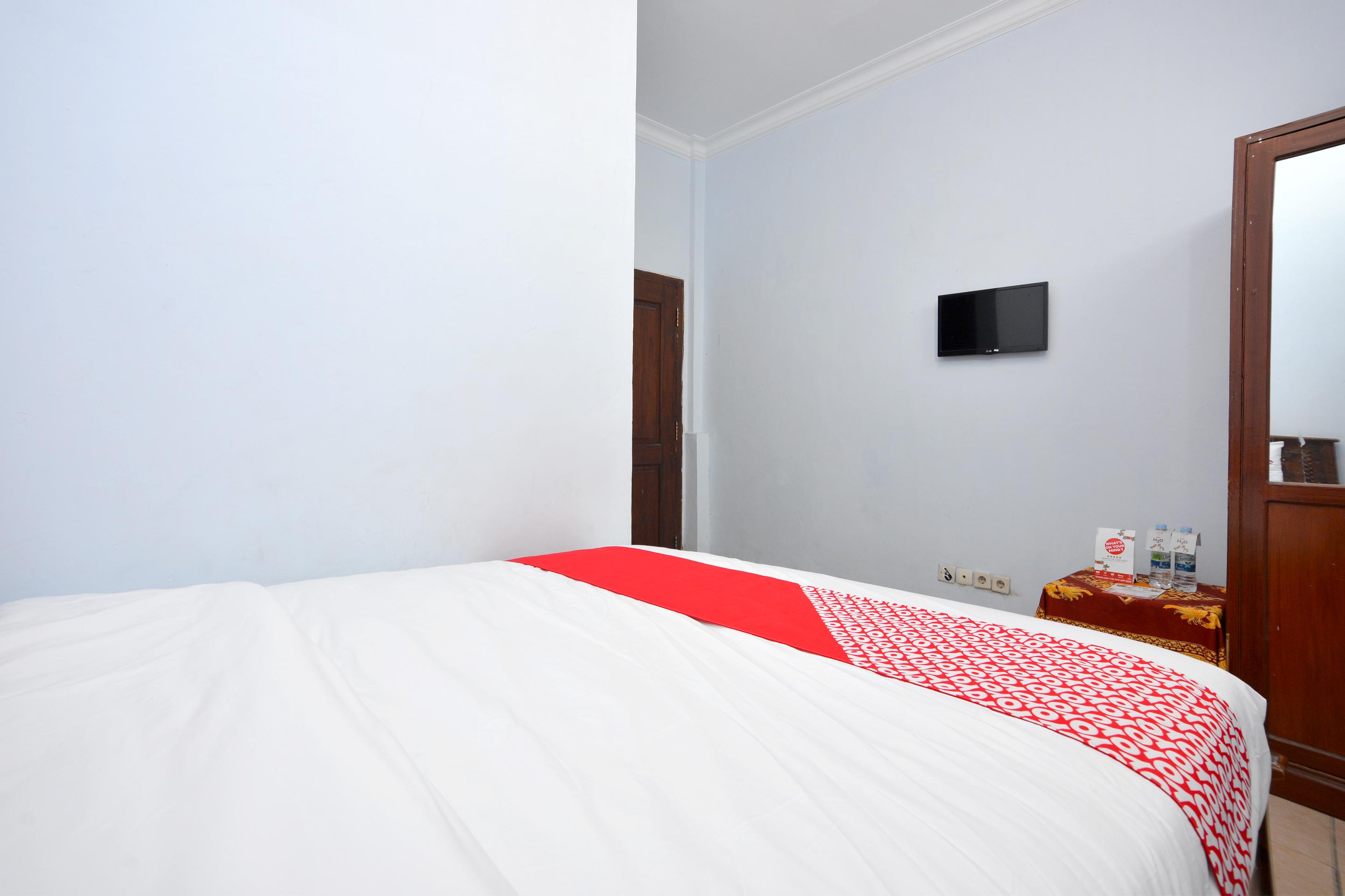 OYO 586 Hotel Wijaya Kalasan Bagian luar foto
