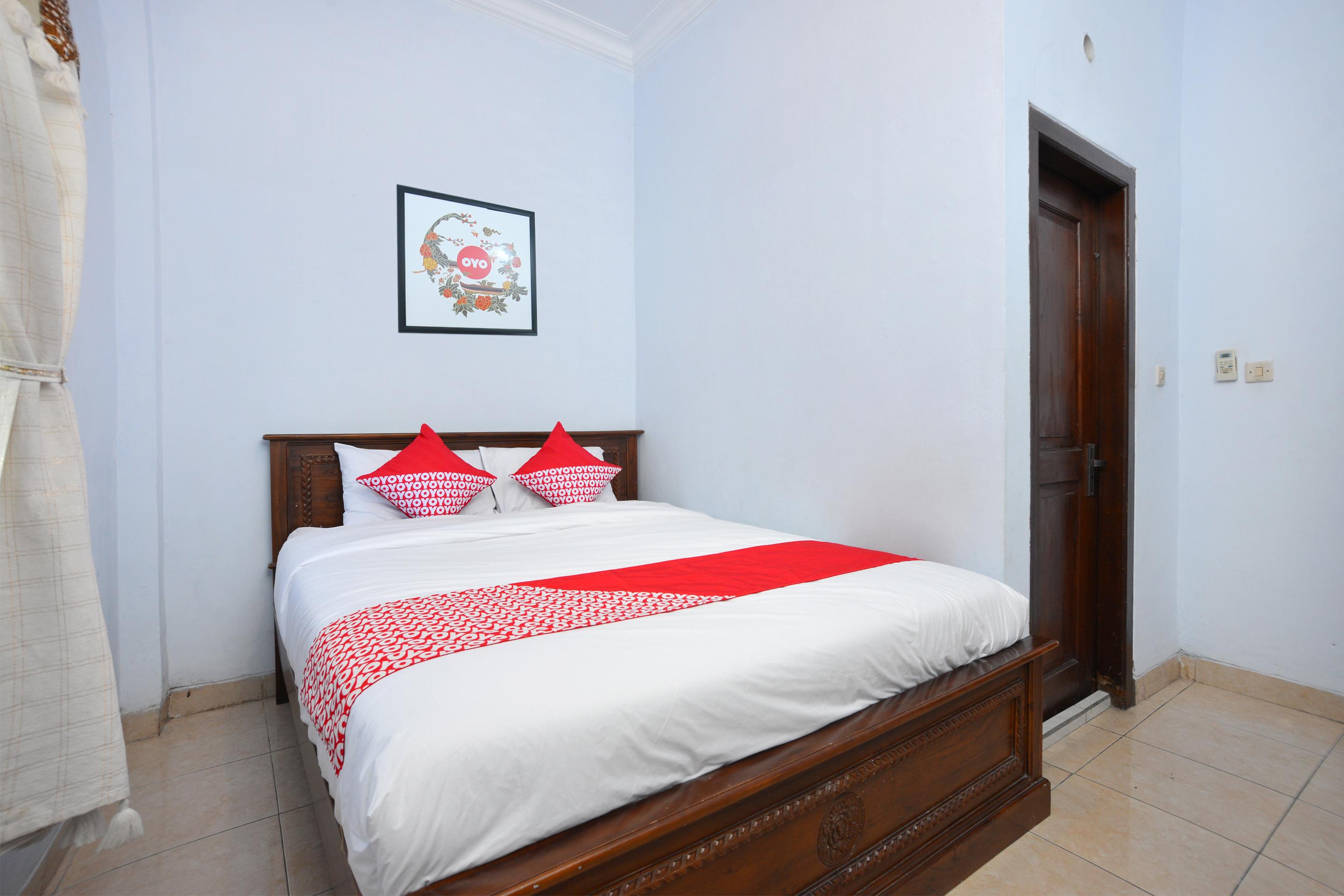 OYO 586 Hotel Wijaya Kalasan Bagian luar foto