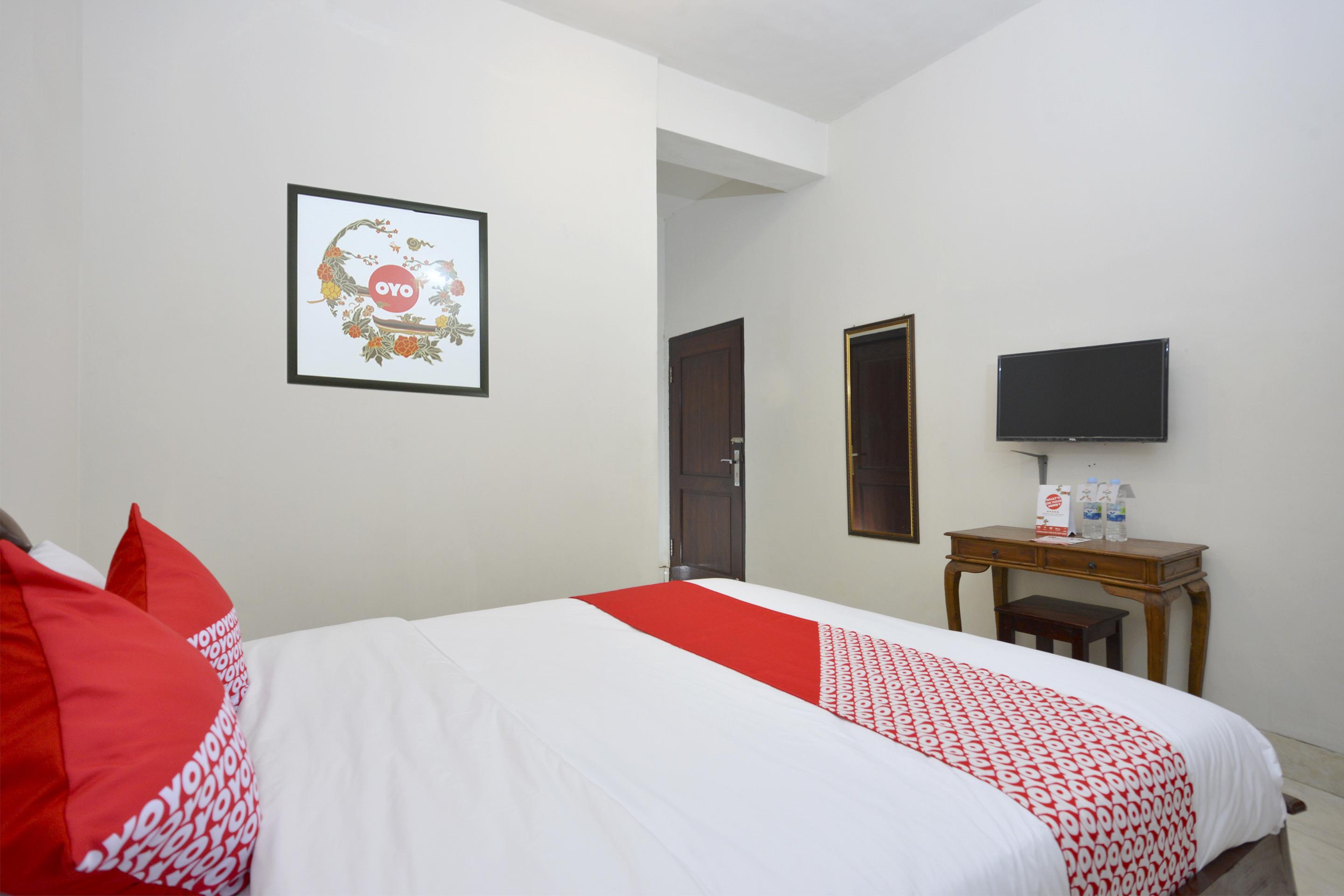 OYO 586 Hotel Wijaya Kalasan Bagian luar foto