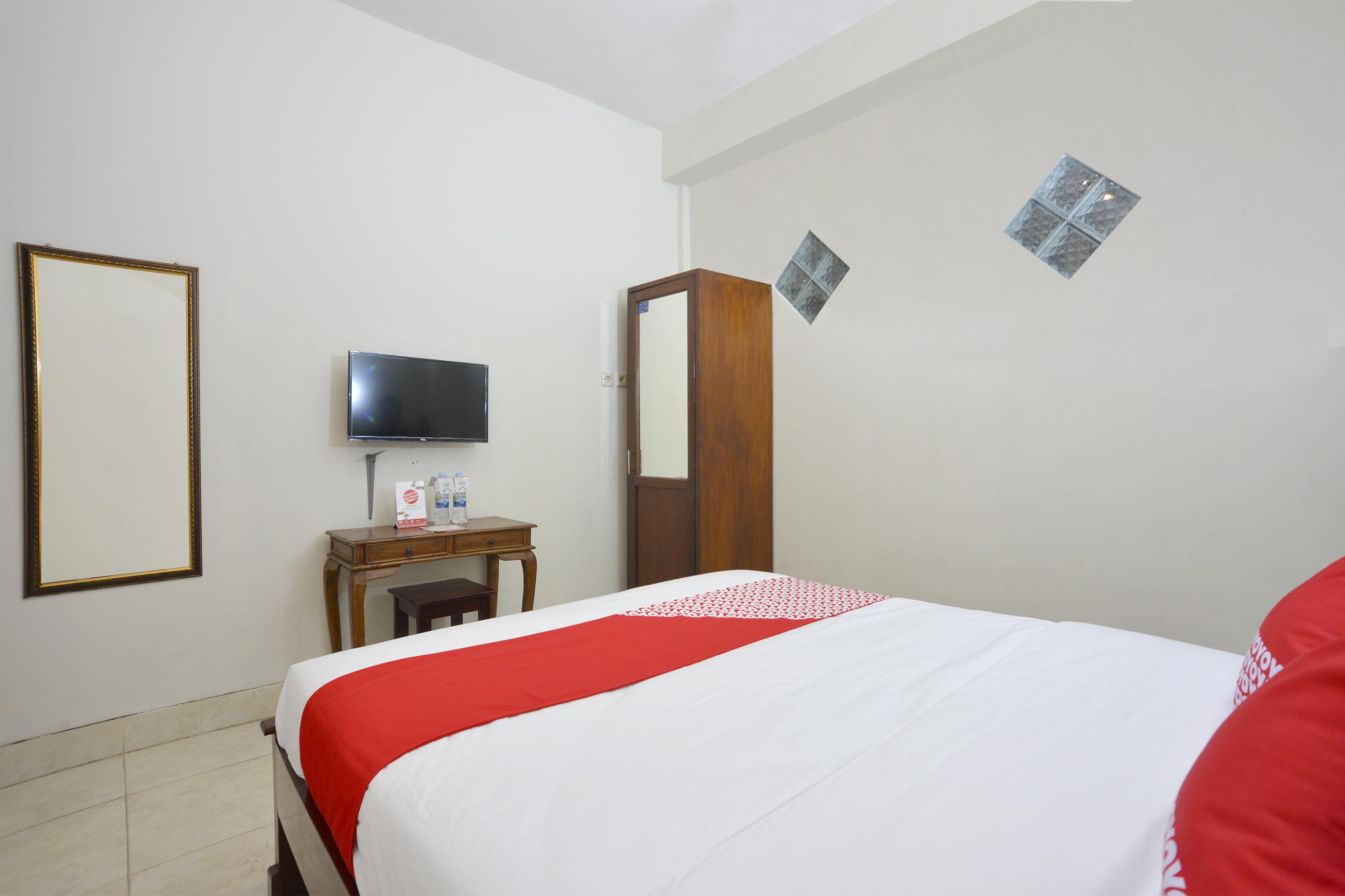 OYO 586 Hotel Wijaya Kalasan Bagian luar foto