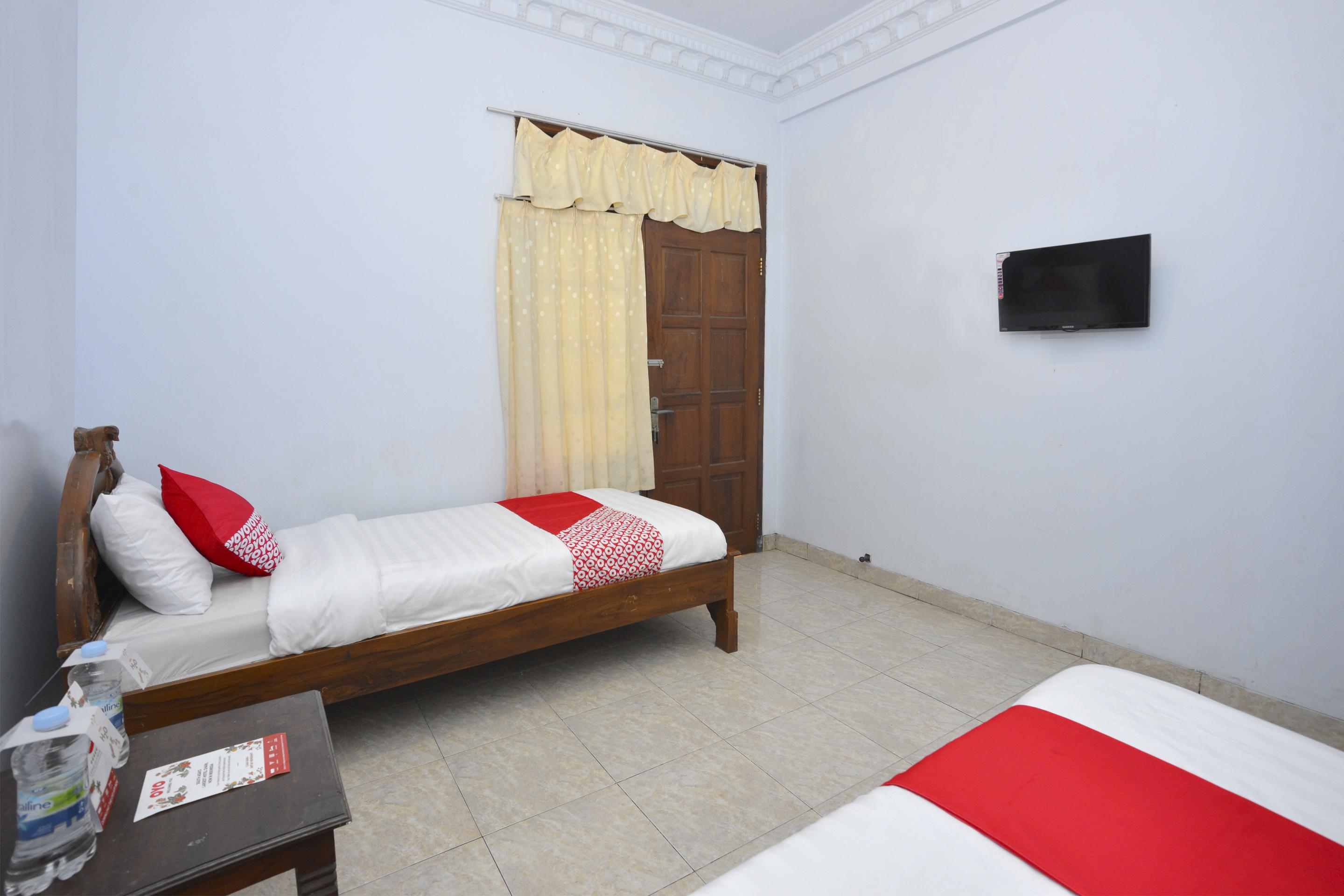 OYO 586 Hotel Wijaya Kalasan Bagian luar foto