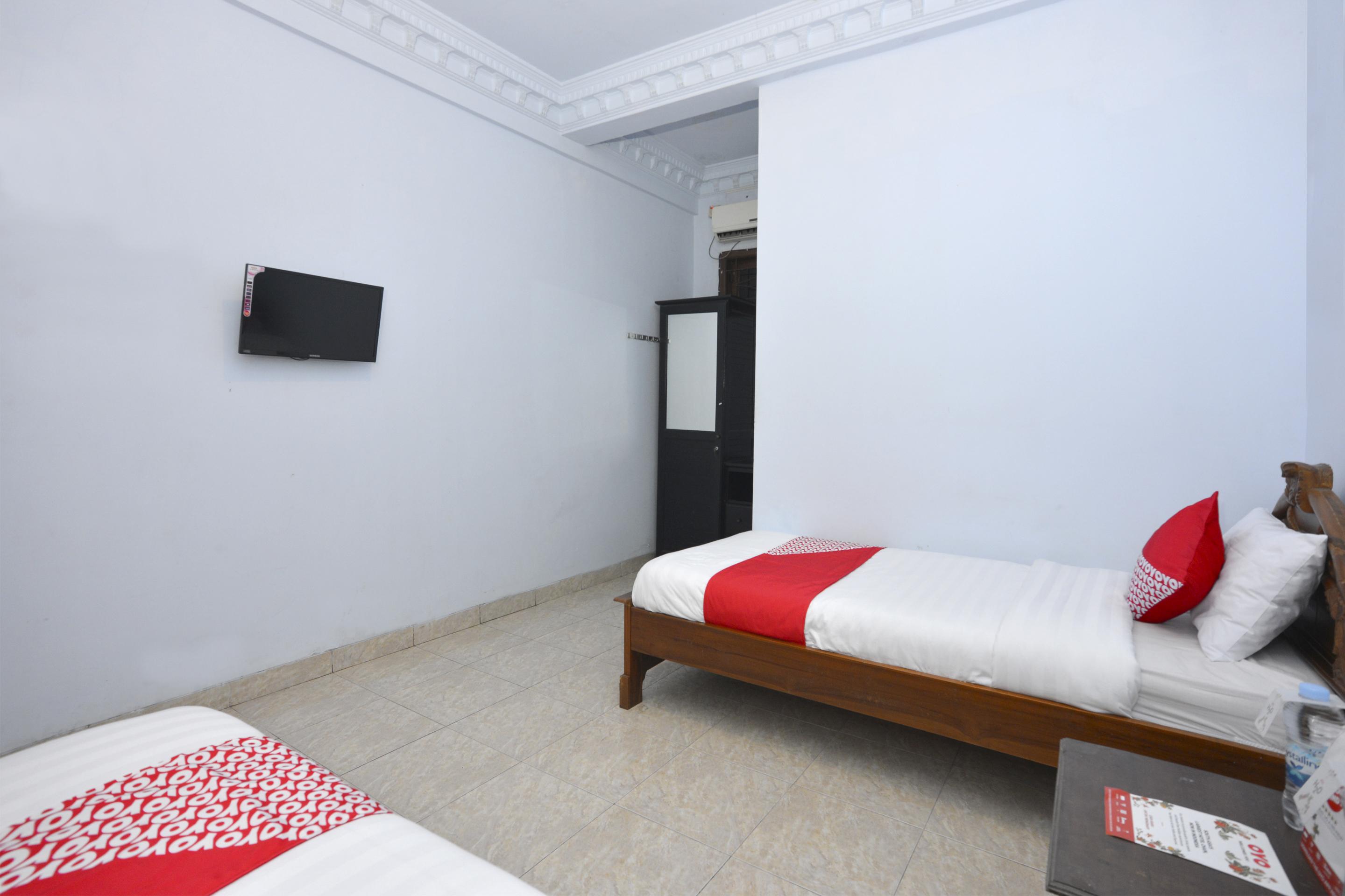 OYO 586 Hotel Wijaya Kalasan Bagian luar foto