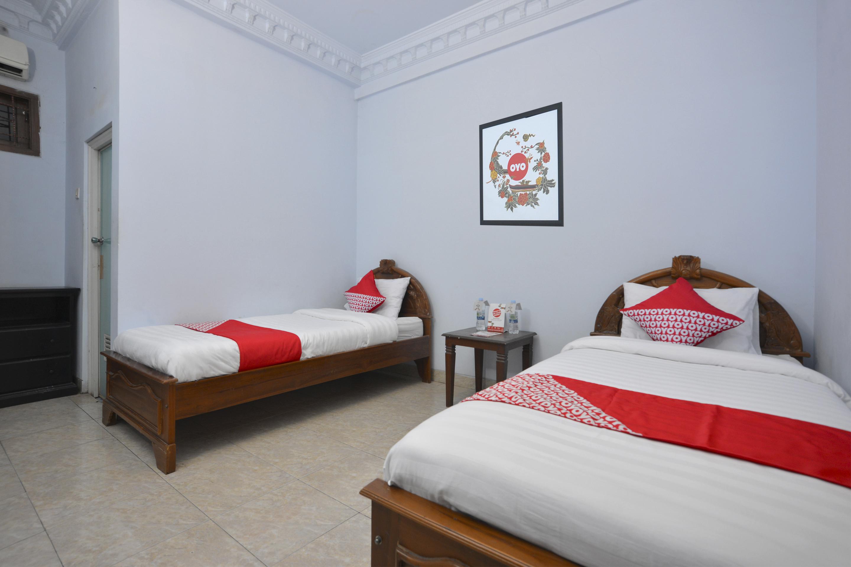 OYO 586 Hotel Wijaya Kalasan Bagian luar foto