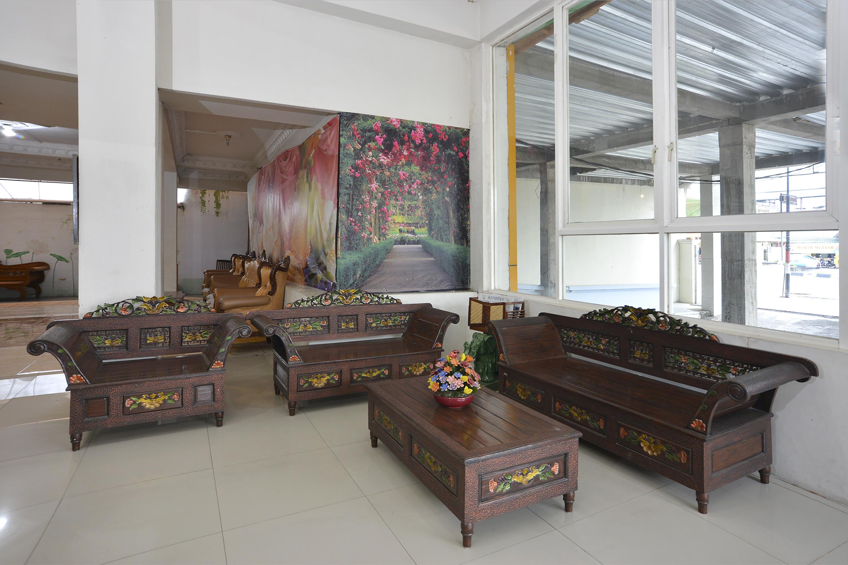 OYO 586 Hotel Wijaya Kalasan Bagian luar foto